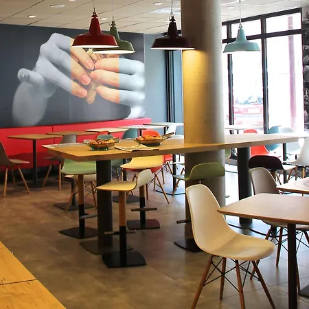 Hotel Ibis Centre Grand Palais 3*