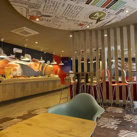 Ibis Centre Grand Palais Hotel 3*