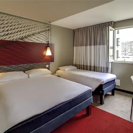 Ibis Centre Grand Palais Hotel