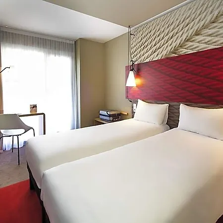 Hotel Ibis Centre Grand Palais 3*