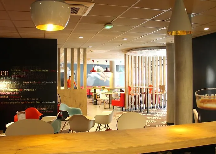 Ibis Centre Grand Palais Hotel Lila