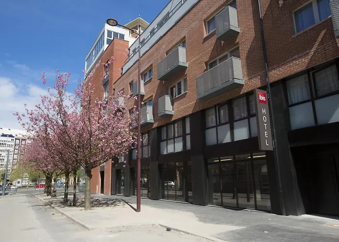 Ibis Centre Grand Palais 3*