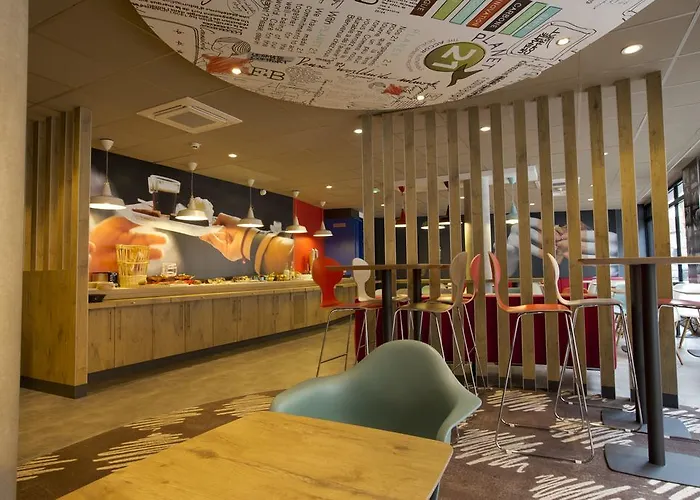 Ibis Centre Grand Palais Hotel 3*