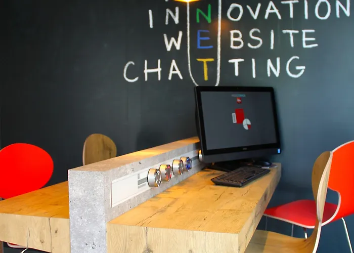 Ibis Centre Grand Palais Hotel 3*