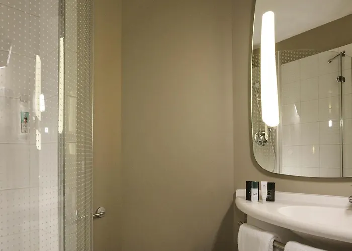 Hotell Ibis Centre Grand Palais 3*