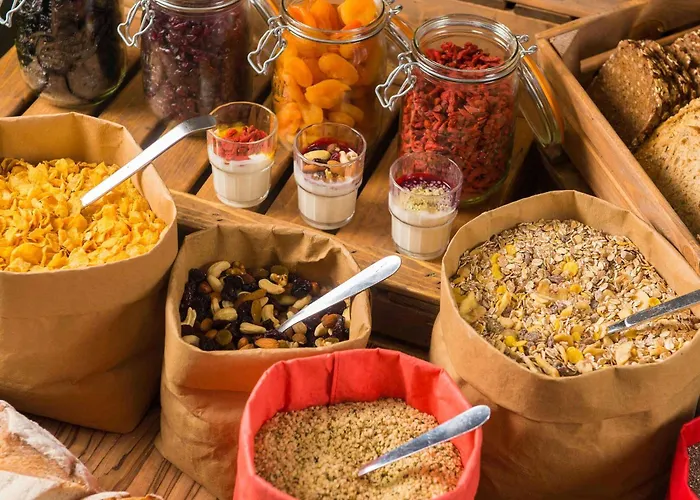 Ibis Centre Grand Palais 3*