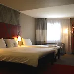 Ibis Centre Grand Palais 3*