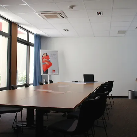 Ibis Centre Grand Palais فندق