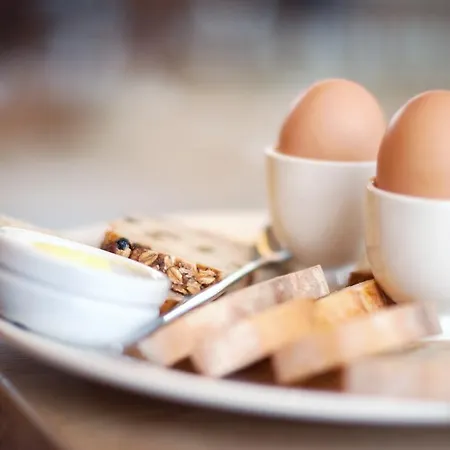 Ibis Centre Grand Palais 3*